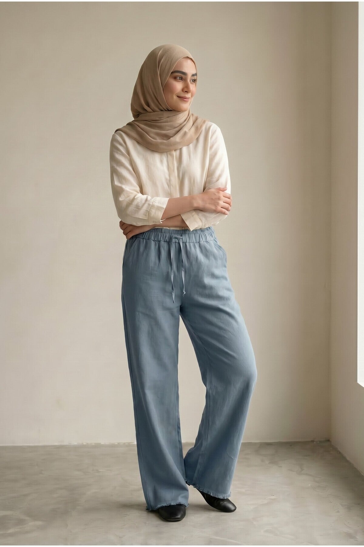 Kadın Paçası Püsküllü Beli Lastikli Gabardin Bol Paça Pantolon