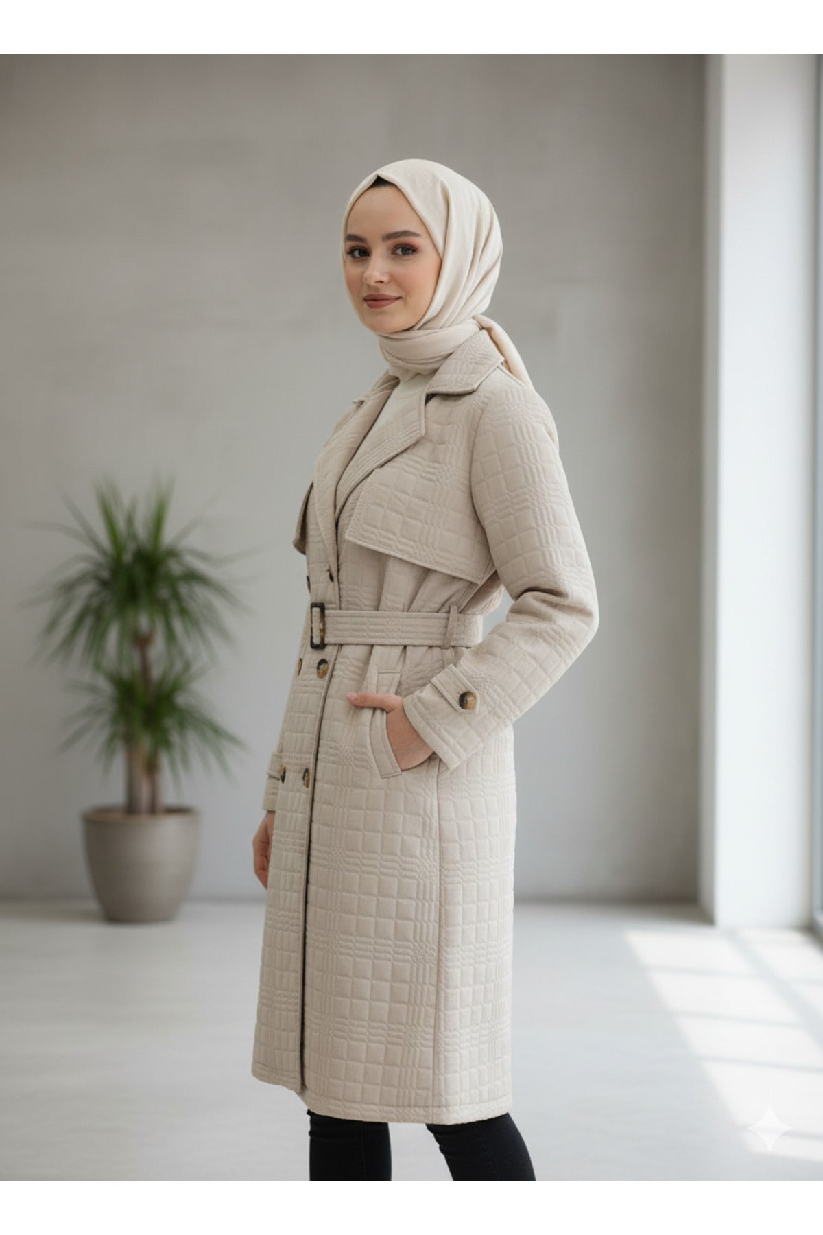 Kadın Uzun Kapitone Kaban - Krem