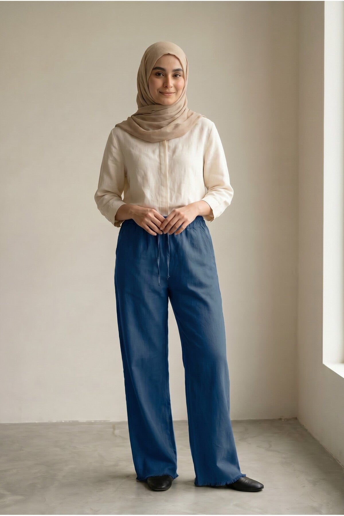 Kadın Paçası Püsküllü Beli Lastikli Gabardin Bol Paça Pantolon - LVR016 - Lacivert