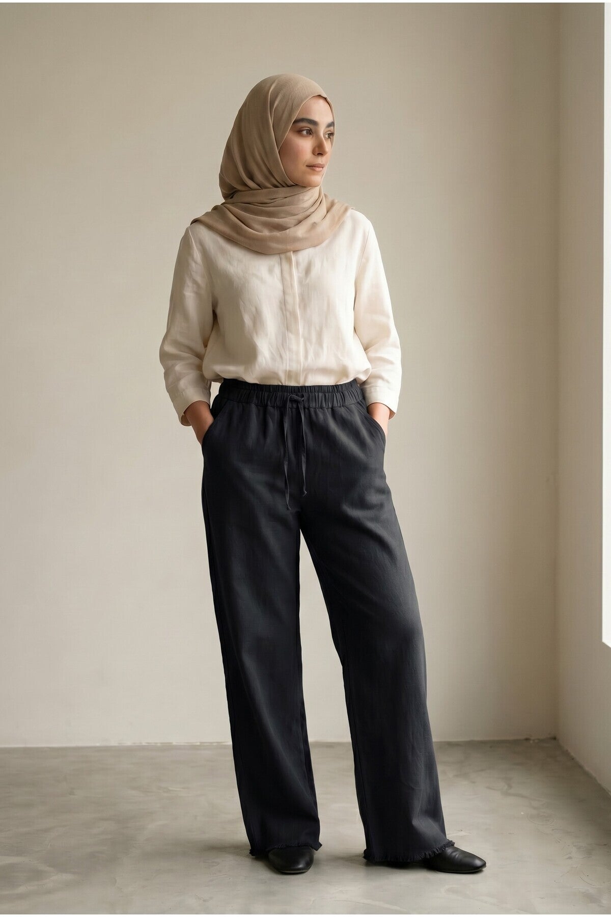 Kadın Paçası Püsküllü Beli Lastikli Gabardin Bol Paça Pantolon