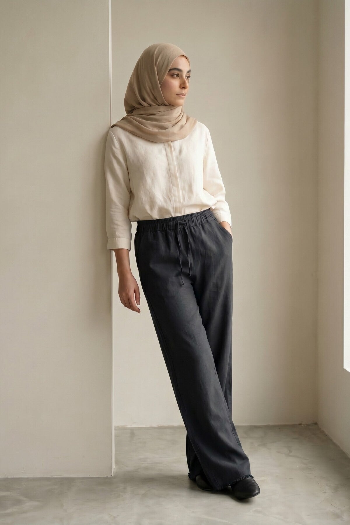 Kadın Paçası Püsküllü Beli Lastikli Gabardin Bol Paça Pantolon